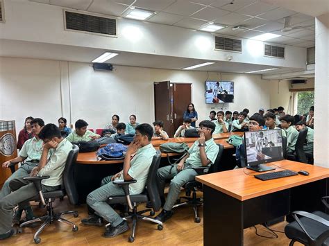 DLF World School, Greater Noida(UP) (72 Students) visited the Central ...