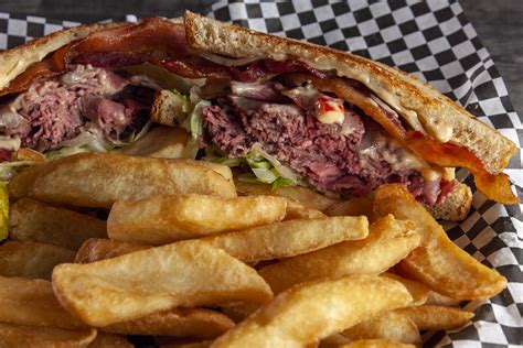 East Providence - Chelo's Hometown Bar & Grille