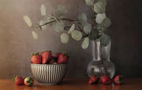 Wallpaper leaves, branches, table, bouquet, strawberry, vase, bowl ...