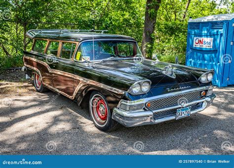 1958 Ford Country Squire Station Wagon Editorial Image - Image of custom, illustrative: 257897540