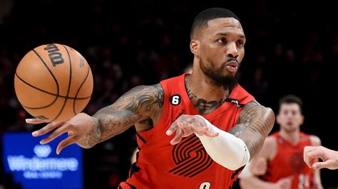 Damian Lillard returning to Portland Trail Blazers on three-year ...