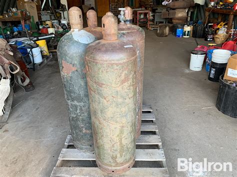 100lb Propane Tanks | Agriculture | BigIron
