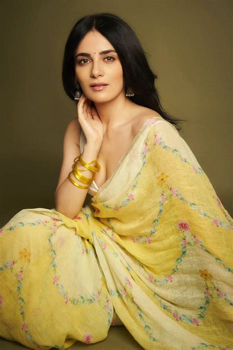 Radhikka Madan in Nadiya Paar - Elahe