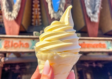 Wait, There's Cotton Candy DOLE WHIP in Disney World??!! - MickeyBlog.com