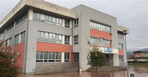 Crna Gora: Četiri škole evakuisane zbog dojave o bombi, "Muška država ...