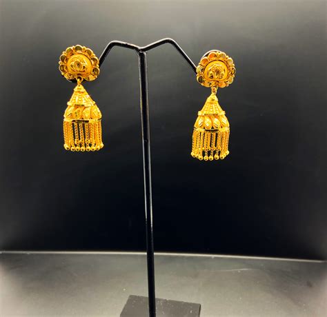 Traditional Dazzling 22K Gold Jhumkas – atjewels.in