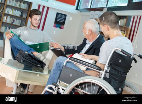 Professor Meeting 的图像结果