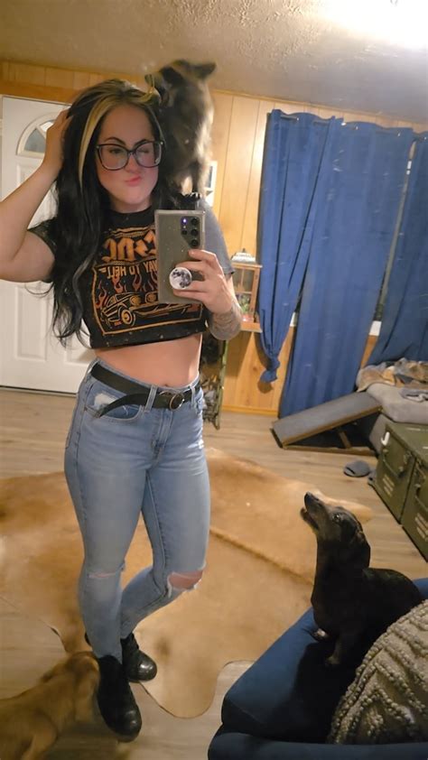 Taelor Blevins (@taeblevins) • Instagram photos and videos