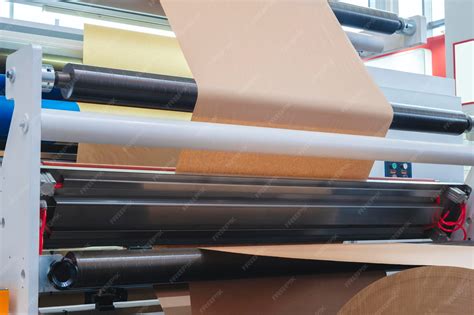 Impression et emballage à partir de rouleaux de papier recyclés ...