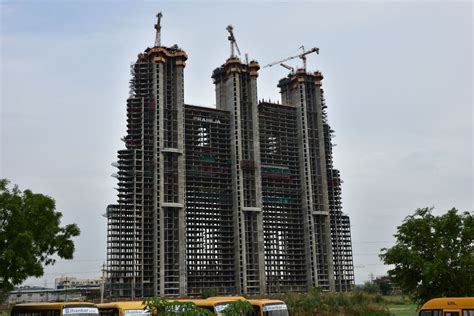 Things To Know When Buying and Selling Under-Construction Buildings