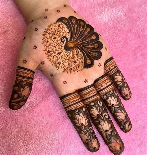 50+ Beautiful Peacock Mehndi Designs Ideas 2025
