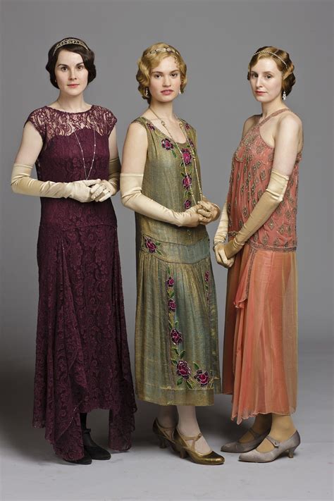 Portrait of a Daydreamer | 1920s fashion, Downton abbey costumes ...