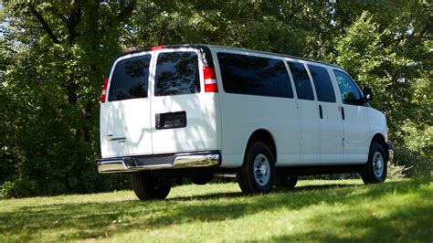 Rent a 15 Passenger Van 的图像结果