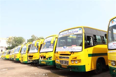 பள்ளிகள் திறந்து 6 மாதங்களுக்குப் பிறகு புதுச்சேரியில் தொடங்கிய இலவச ...