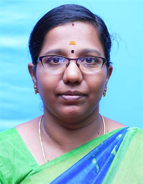 HOLY CROSS COLLEGE - TRICHY