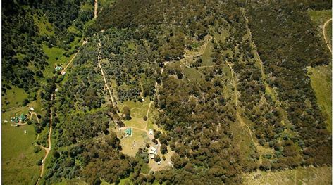 BASE CAMP TASMANIA (Glenfern) - Lodge Reviews, Photos, Rate Comparison ...