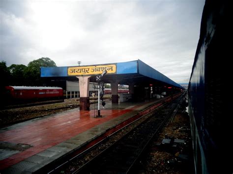 India's 10 Cleanest Railway Stations 2017 | News | Zee News