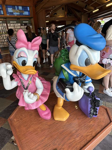 Are Donald Duck and Daisy Duck Married? - AllEars.Net