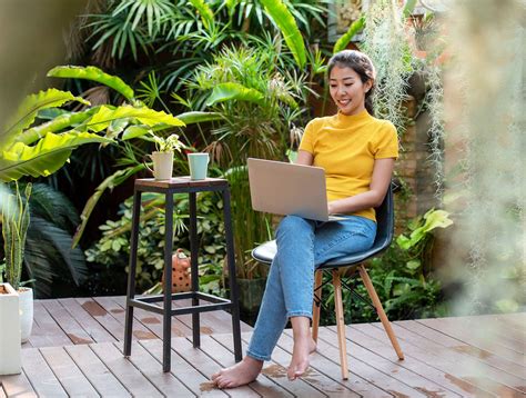 How to Travel and Work Remotely