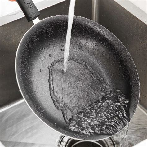 Frying Pan Cleaning Tips: 4 Simple WaysTo Keep Your Kitchen Frying Pan ...