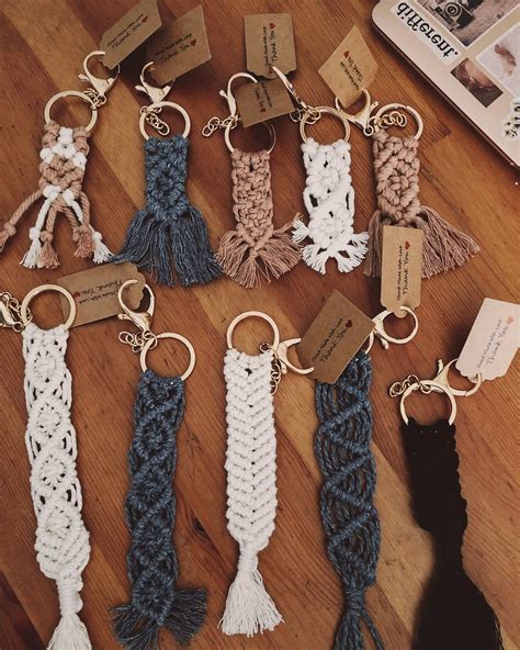 Rezultat imagine pentru DIY Macrame Keychain Free Pattern