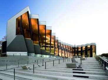 澳洲大学最新学费：盘点澳洲最贵＆最便宜大学 - 知乎