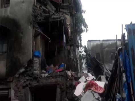 Two women injured after house collapses in Mumbai's Jogeshwari