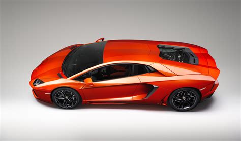 Lamborghini Aventador LP700-4 - neuer Supersportler wird Murciélago ...