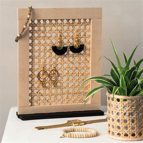 Schmuckrahmen mit Wiener-Geflecht – Bastelidee – Rayher