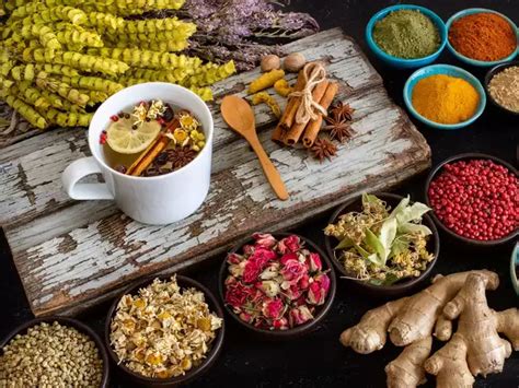 Gram flour, turmeric, yogurt - Say goodbye to pigmentation! Five DIY ...