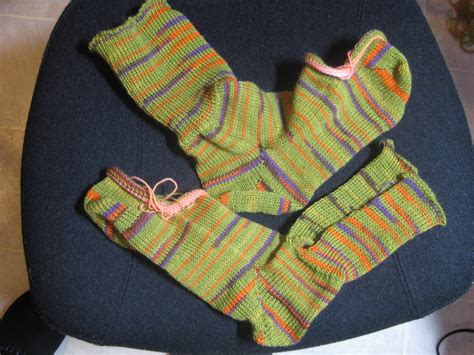 Machine Knitting Fun: SOCKS!!