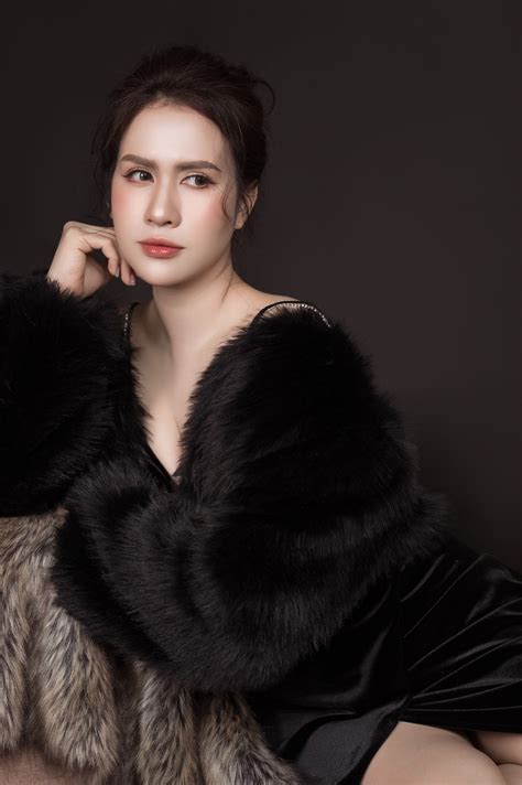 Trúc Mai 'Làng trong phố': ‘Bạn diễn không dám lấy vợ khi xem cảnh đánh ghen của tôi’