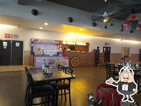 Hotel Highway Xpress Behror, Behror - Restaurant reviews