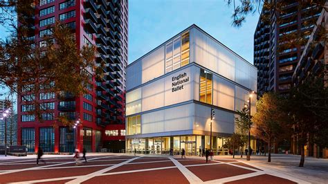 Campus De Baile In English: Aprende A Bailar En Un Entorno ...