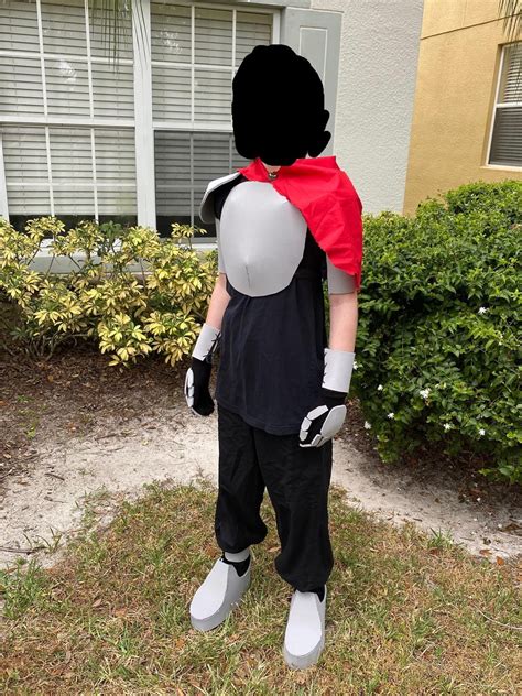 Kris Cosplay : r/Deltarune