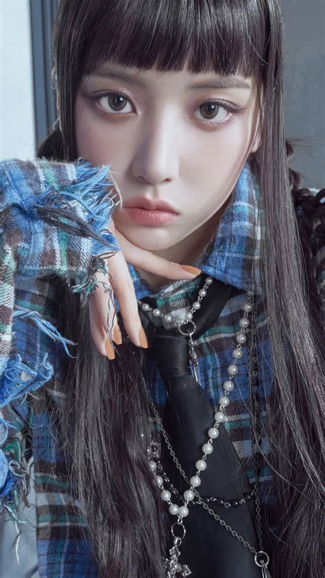 NMIXX Jiwoo Expergo Sententia 4K #6500i Wallpaper iPhone Phone