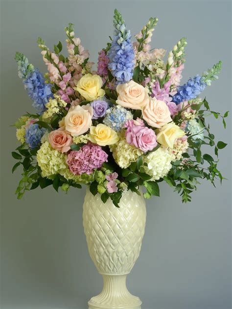 Spring Flower Arrangements 的图像结果