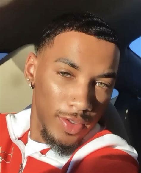 @yslbae | Light skin men, Light skin boys, Cute black guys