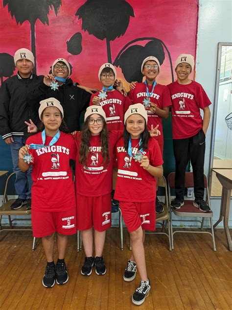 Students Run LA (SRLA) – Clubs – Stephen M. White Middle School and S.T ...