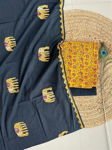 Ajrakh print 3 pc Suit with appliqué work mul dupatta - Leheriya.com