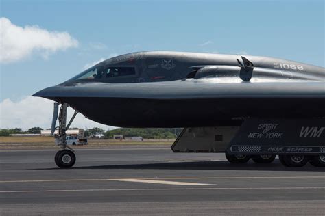 美国空军高调晒图 B-21隐身轰炸机更多细节曝光|轰炸机|B-21_新浪军事_新浪网