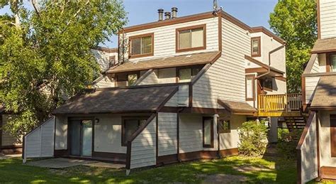 Queen's Park Townhomes Apartments - 501 40 Avenue NW Calgary AB | Zumper