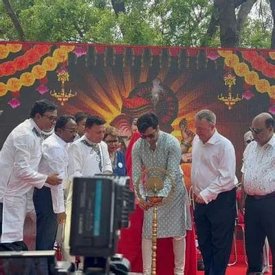 Bhooter Raja Dilo Bor Opens Sector V Outlet in Kolkata