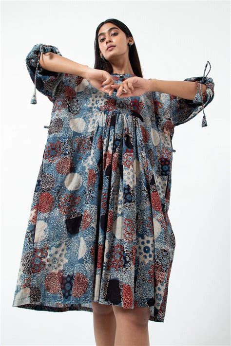 Inkriti "Anti-fit" Block Printed Organic Cotton Dress - Indigo – Okhaistore
