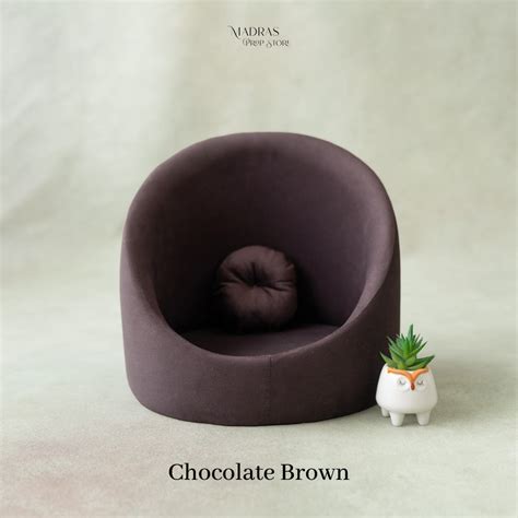 Posing Pod – Madras Prop Store