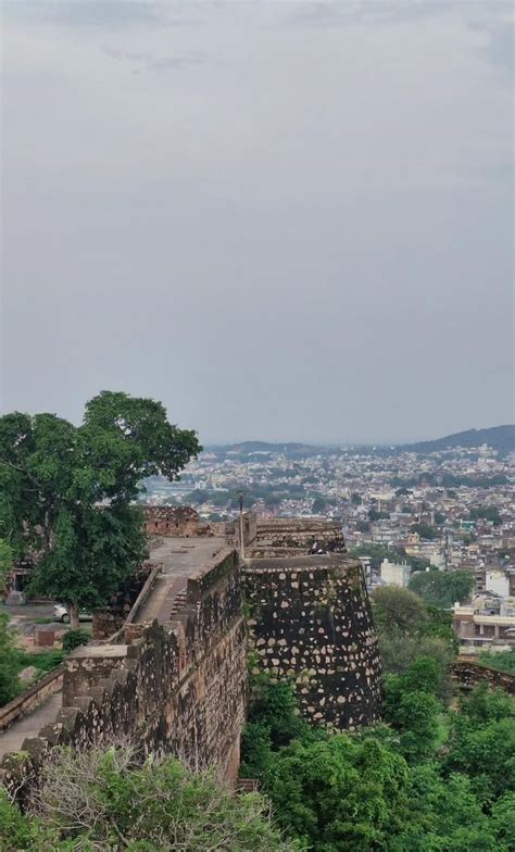 🌺 ꧁ Majestic Chronicle of Jhansi Fort ꧂ 🌺 Majestic Chronicle of Jhansi ...