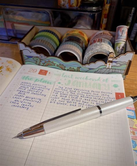 Caved and got a Vanishing Point Decimo, it makes me happy :’) : r/hobonichi
