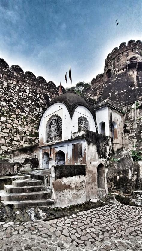 🌺 ꧁ Shri Ganesh Temple, Jhansi – Where Rani Lakshmibai’s Journey Began ...