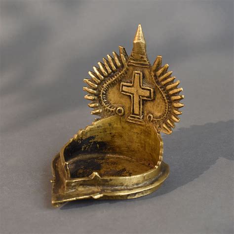 Indianshelf Brass Cross Design South Indian Pooja Diya Antique Finish