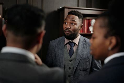 Prestine Business Man in Suit 的图像结果